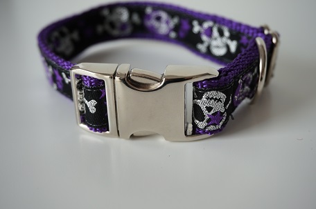 Halsband Skulls & Stars Lila